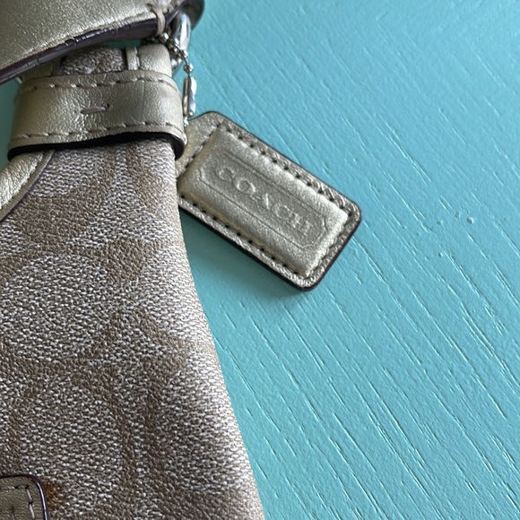 Coach shoulder purse champagne and gold - Picture 2 of 9